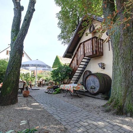 Gasthaus Zum Hirschen Oberrimsingen Exteriör bild