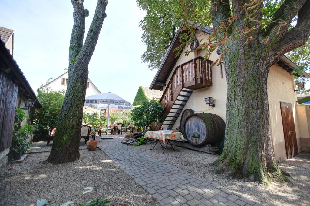 Gasthaus Zum Hirschen Oberrimsingen Exteriör bild